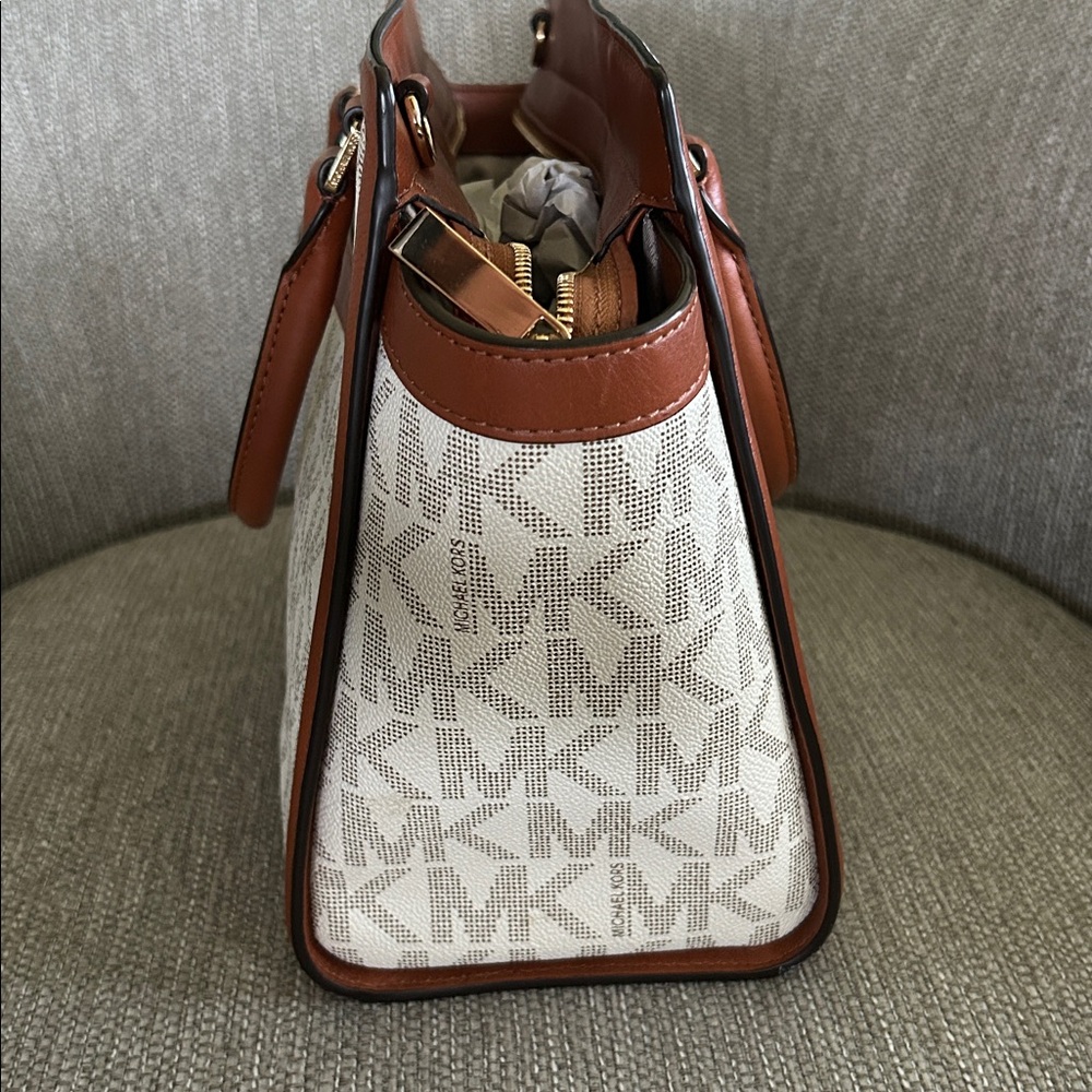 Michael Kors Selma Satchel - Picture 3 of 5